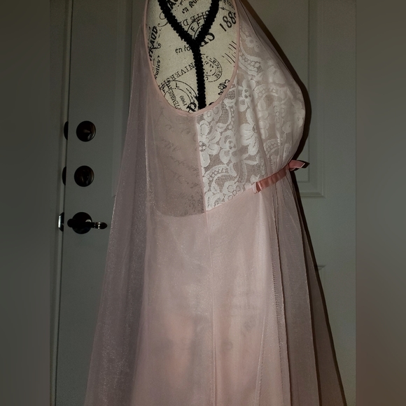 Vintage Vanity Fair Negligee - Picture 5 of 9